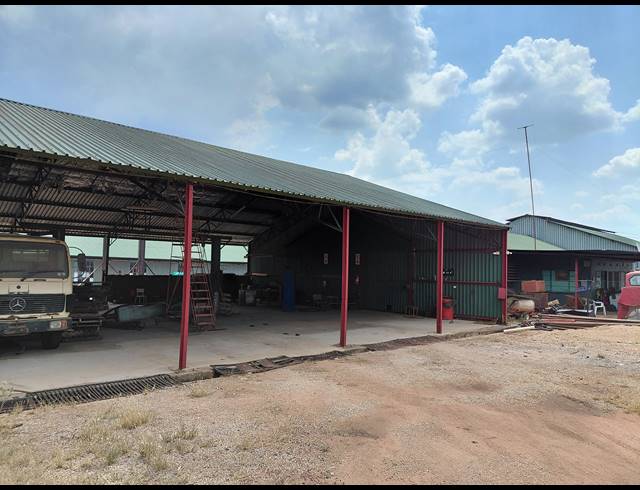 4,367M² WORKSHOP FOR SALE IN TRIM PARK